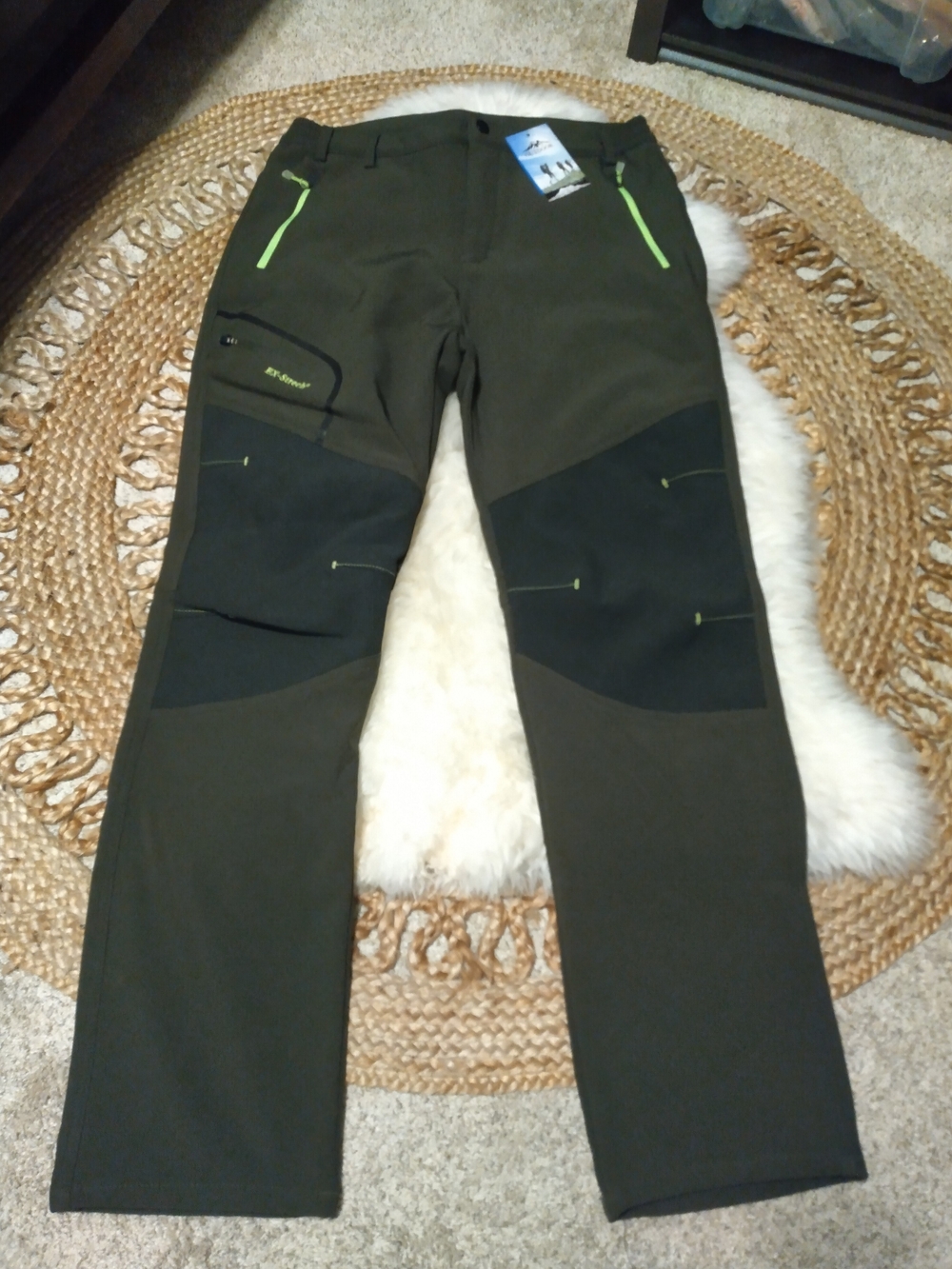 Outdoor World Olive Green Outdoor Softshell Pants with Black Knee Panels NWT
